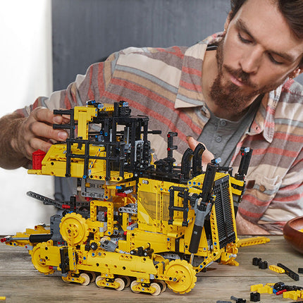 LEGO® Technic™ App-Controlled Cat® D11 Bulldozer 42131 - BUILT-UP MODEL