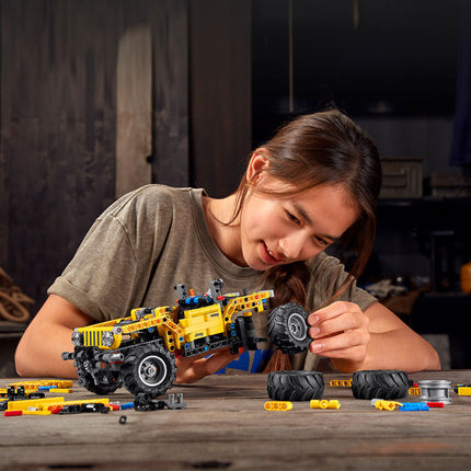 LEGO® Technic Jeep® Wrangler 42122